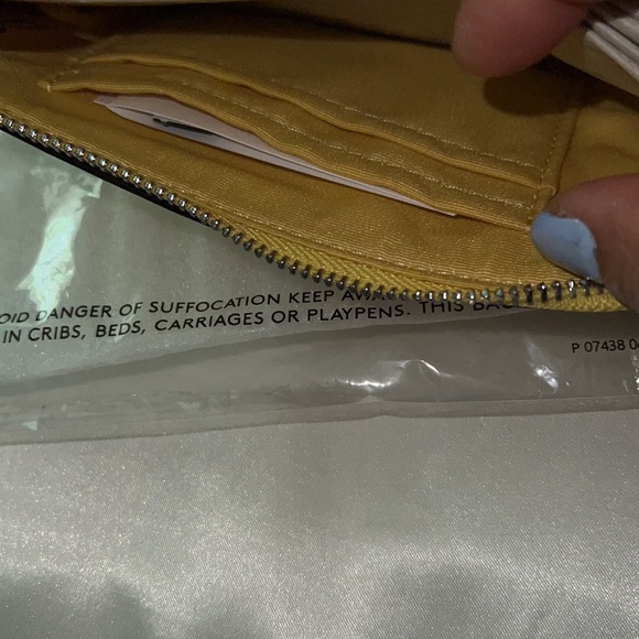 Coach wristlet - Picture 4 of 4